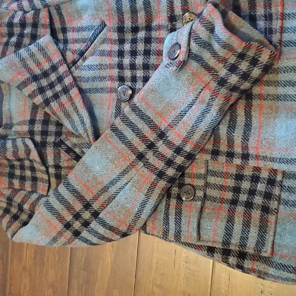 Coat - Picture 3 of 4